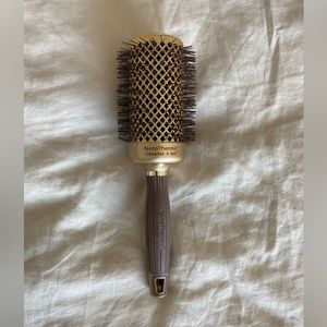 Olivia Garden NanoThermic Ceramic + Ion Round Styling Brush